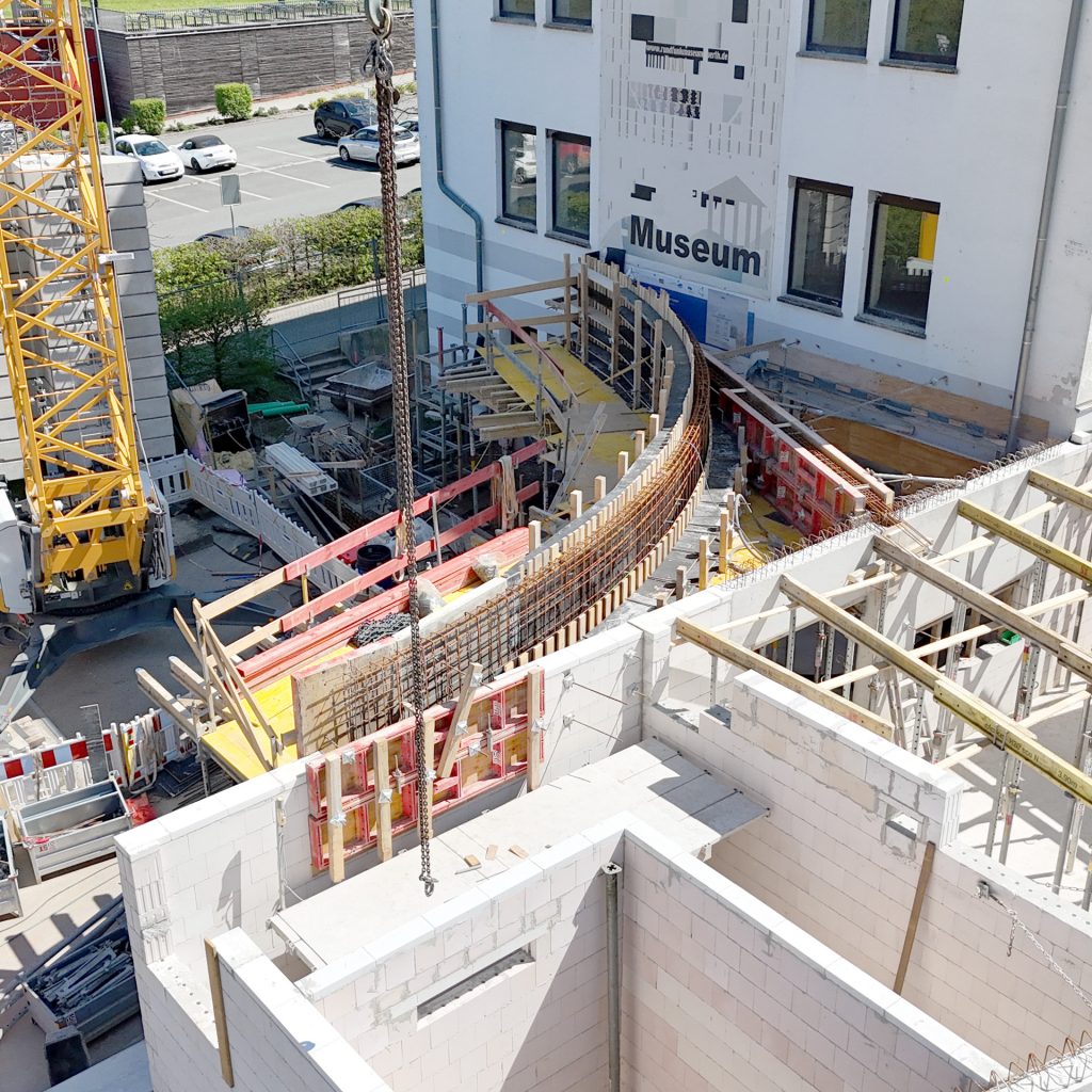 Der Anbau des Haus des Hörens mit seiner Raumaufteilung aus der Drohnenansicht.
